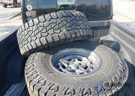 2021 Jeep Gladiator High Altitude 4X4 z USA, uszkodzony, nr VIN 1C6HJTFG4ML620352